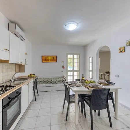Casa Trilussa Quadrilocale By Salento Com Hébergement de vacances *
